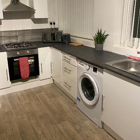 Cosy 3 Bedroom House, Free Parking & Wifi นอตติงแฮม ภายนอก รูปภาพ
