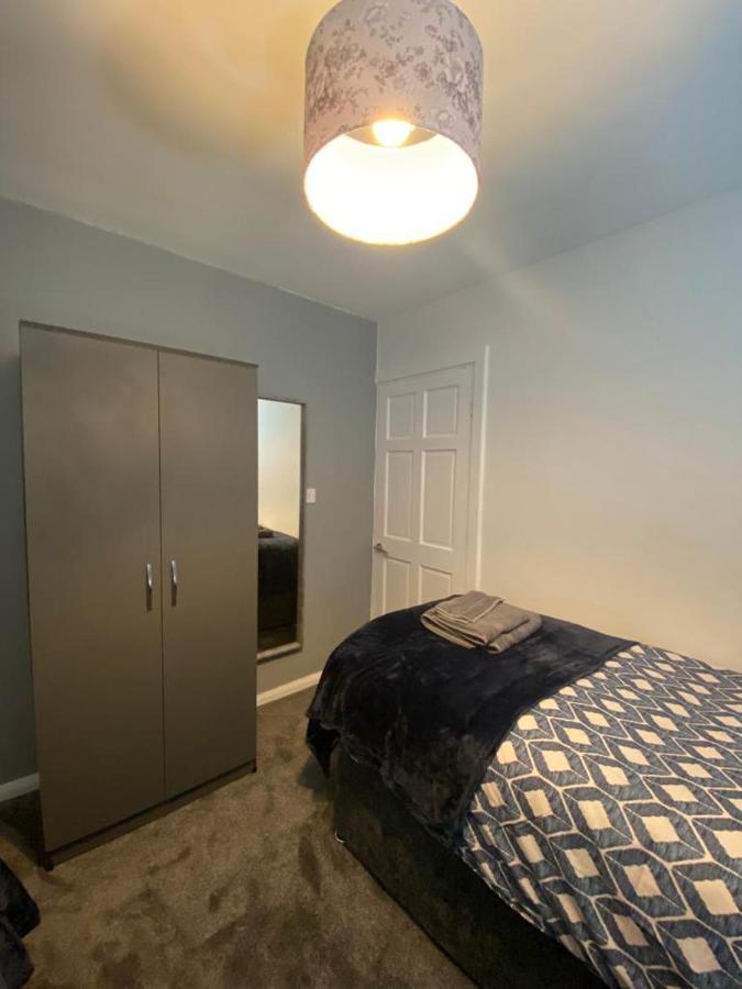 Cosy 3 Bedroom House, Free Parking & Wifi นอตติงแฮม ภายนอก รูปภาพ