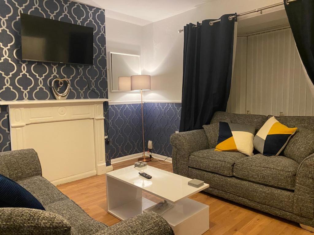 Cosy 3 Bedroom House, Free Parking & Wifi นอตติงแฮม ภายนอก รูปภาพ