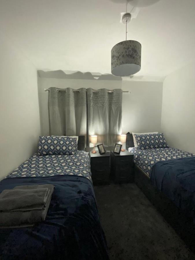 Cosy 3 Bedroom House, Free Parking & Wifi นอตติงแฮม ภายนอก รูปภาพ